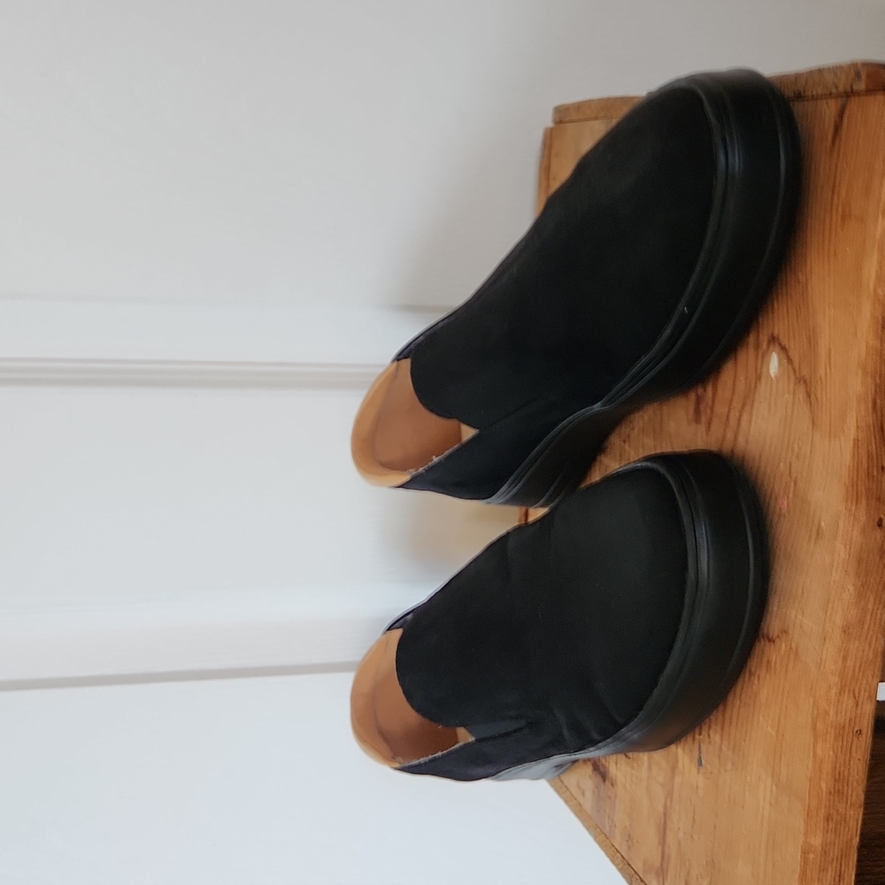 Black Dearfoams Comfort Slide On's